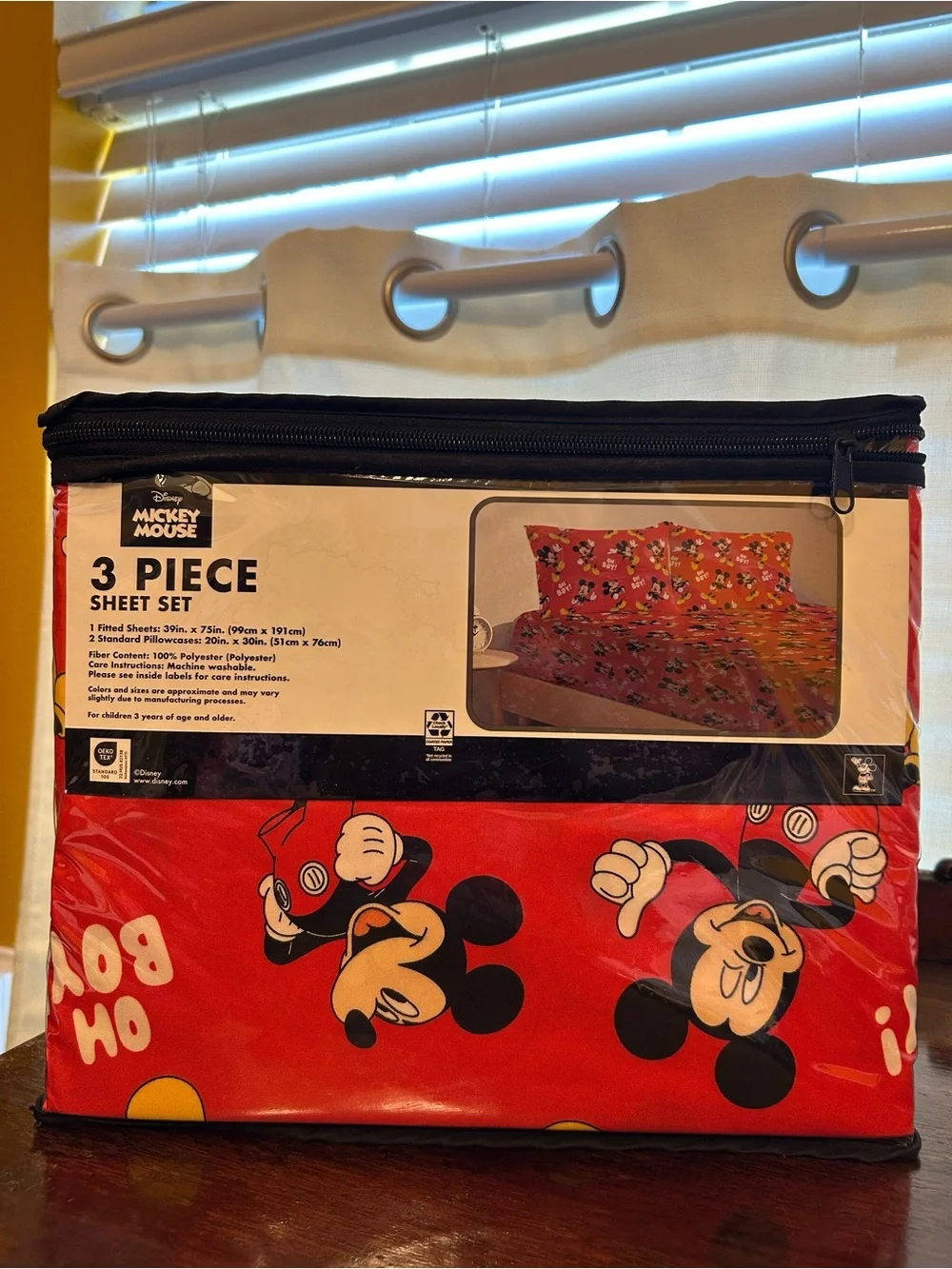 Disney Mickey Mouse 3 Piece Twin Sheet Set With Fitted Sheet & 2 Pillowcases NWT